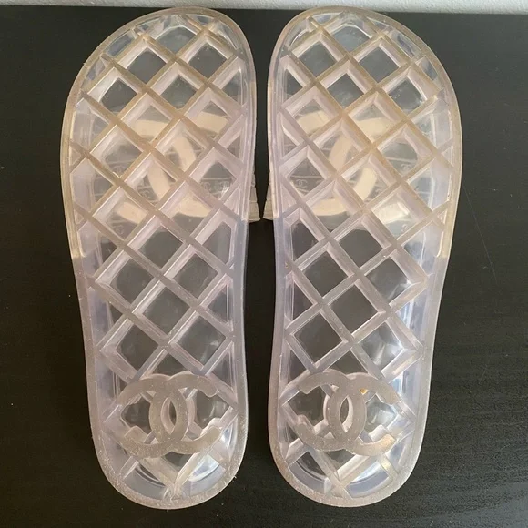 EUC Chanel CC Clear PVC Plastic Pool Sides size 37 w/dustbag fits 6/6.5 - Picture 6 of 12